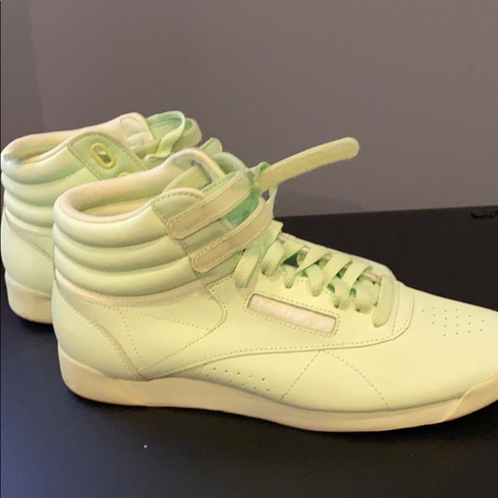 Women’s Reebok classic freestyle HI lime green